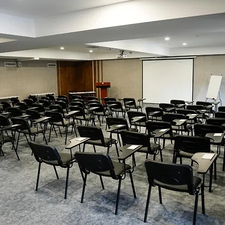 מלון Ramada Encore By Wyndham Arnavutkoy 4*