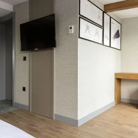 מלון Ramada Encore By Wyndham Arnavutkoy 4*