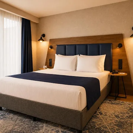Отель Ramada Encore By Wyndham Airport Arnavutkoy Arnavutkoy